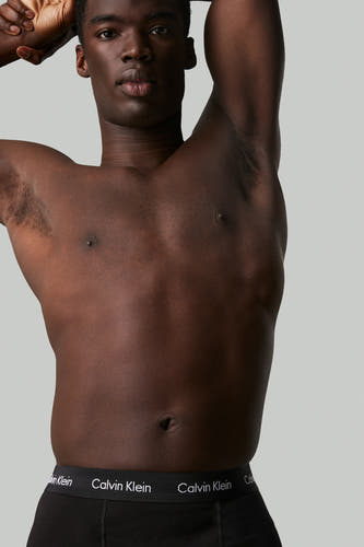 Short de box Calvin Calvin Calvin Calvin Calvin Calvin Calvin on a man model model model.