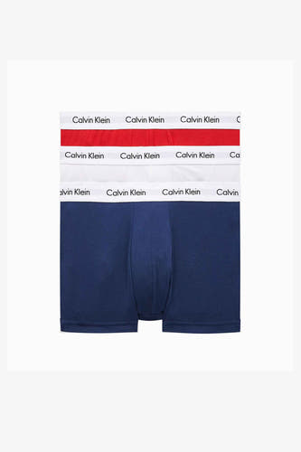 Boxers rouges de Calvin Klein, vus de l'arrière, avec une bande élastique blanche.