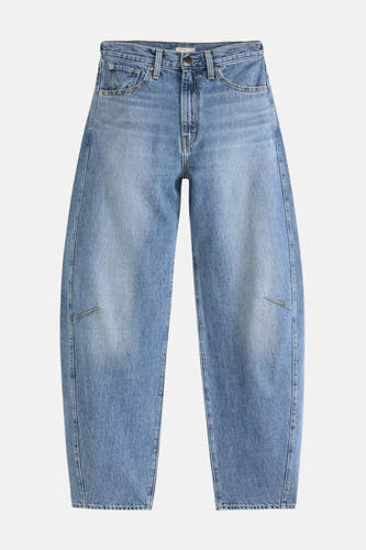 Jean spécial fit en denim bleu clair de Levi's®, avec des jambes larges et des poches à rabat.