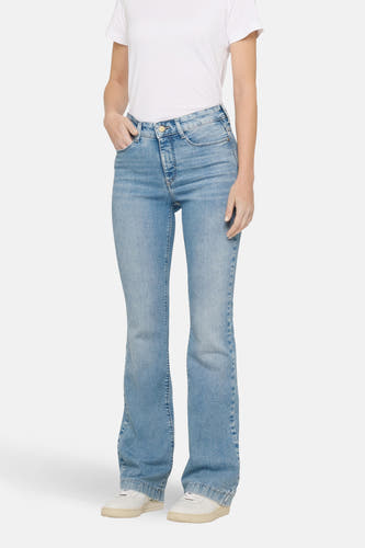 Bootcut jeans van lichtblauw denim van MAC, met een knoopsluiting en casual styling.