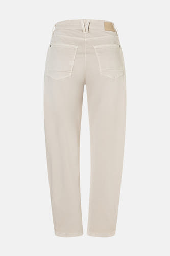 Jean denim off white spécial fit van MAC, vu de l'ar avec des po et et et étiquette.