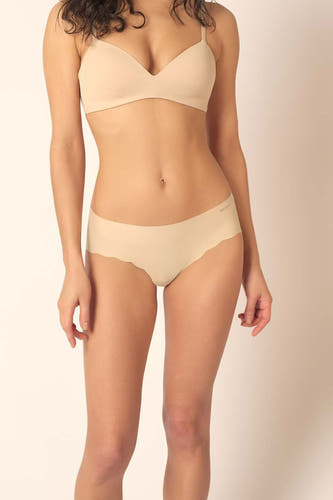 Robe beige de SKINY avec un bord sculpté et une finition lisse.