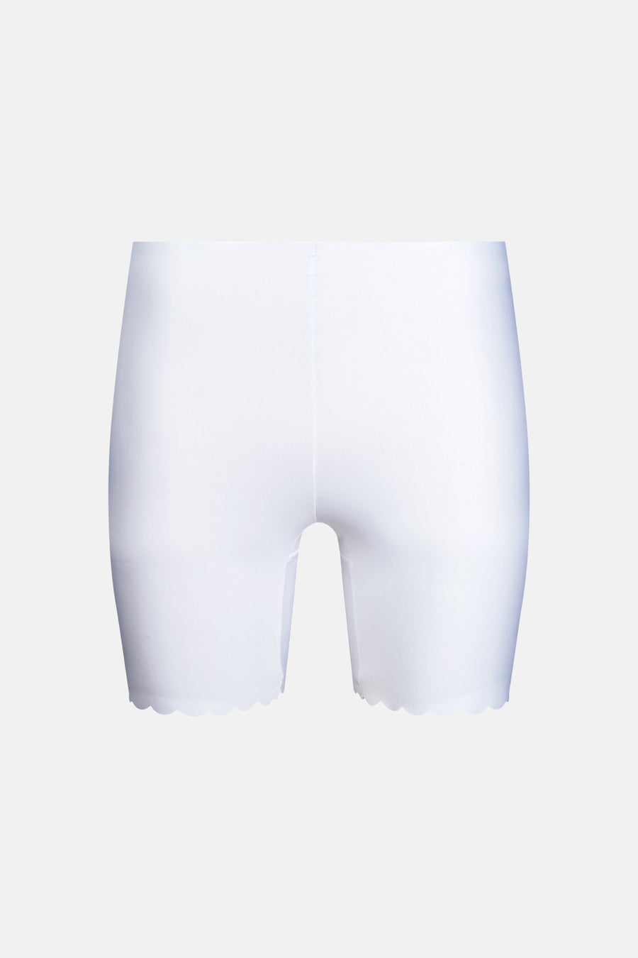 Shorty blanc de SKINY avec un ourlet festonné.