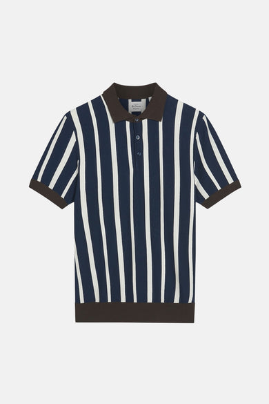 Polo rayé bleu de BEN SHERMAN, avec une col et marron foncé et des manches courtes.