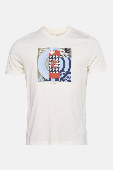 T-shirt écru à manches courtes de Ben Sherman, avec une impression graphique sur la poitrine.