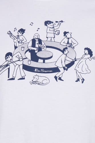 Wit T-shirt met korte mouwen van Ben Sherman, met een blauwe cartoon tekening met figuren.