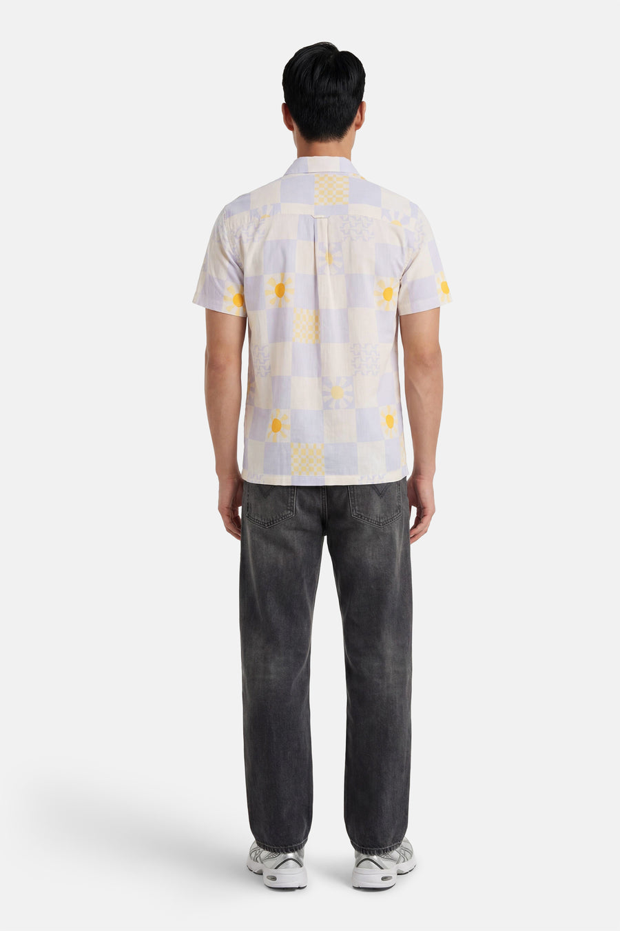 Multicolor hemd met korte mouwen van BEN SHERMAN, met geblokt patroon van zonnen en ruitjes, van achteren gezien.