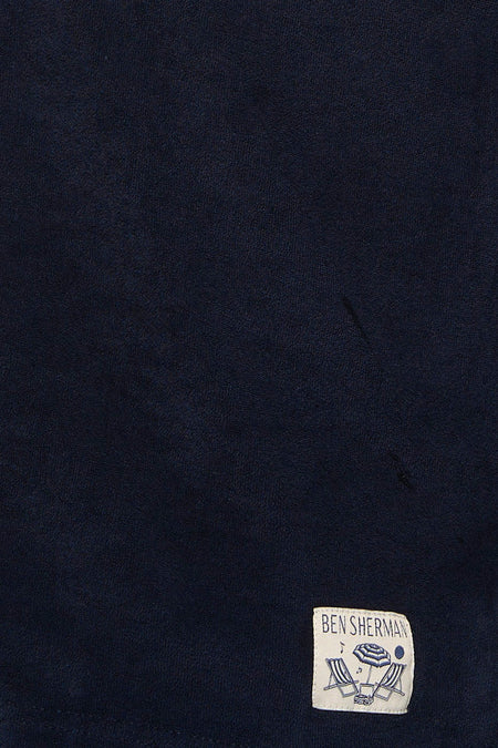 Chemise bleue de BEN SHERMAN, avec une étiquette représentant des chaises de plage et un parasol.