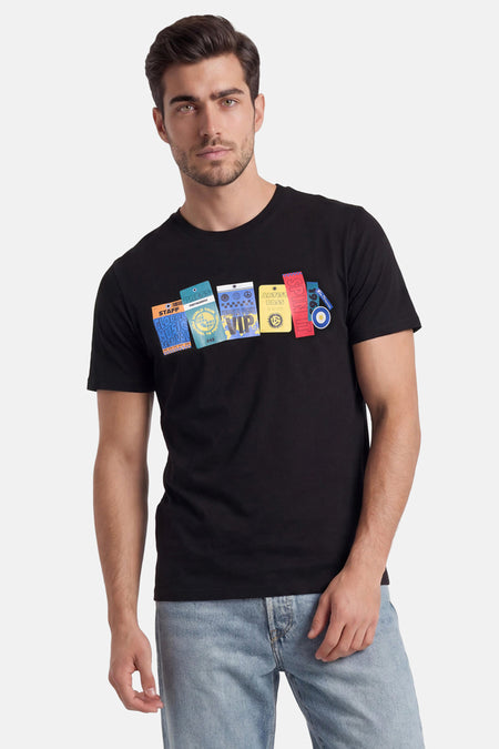 Zwart T-shirt van BEN SHERMAN met kleurrijke festival badges print op de borst.