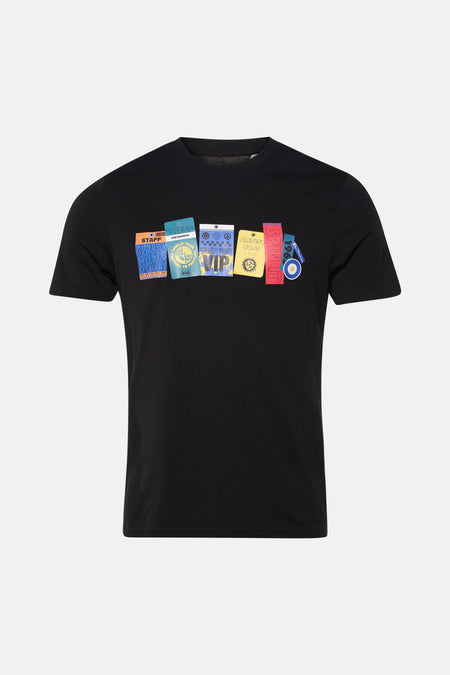 Zwart T-shirt van Ben Sherman met een opdruk van diverse backstage passen op de voorkant.
