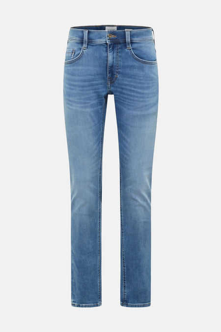 Jean slim fit en denim bleu clair de MUSTANG, avec délavage subtil et surpiqûres classiques.