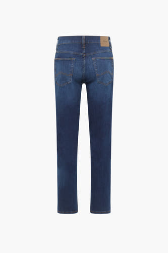 Jean droit bleu marine de MUSTANG, avec poches et étiquette en cuir sur la ceinture.