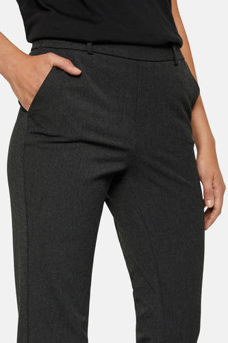 Pantalon de costume gris VERO MODA, avec poches et détails subtils.