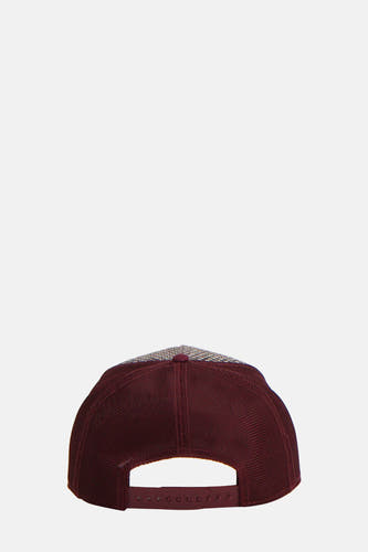 Bordeaux chien de GOORIN, avec un motif rayé marron sur l'avant et une fermeture ajustable.
