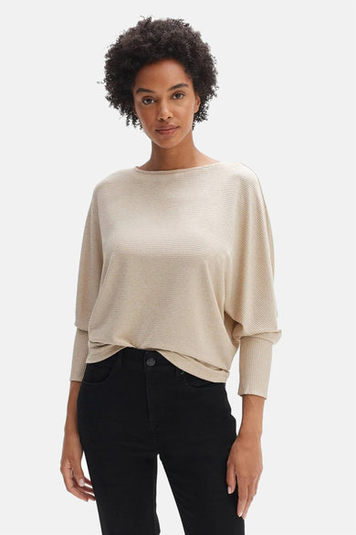 Pull beige à col rond OPUS, avec une texture côtelée et des manches larges à poignets.
