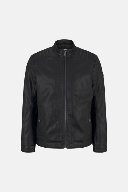 Veste en similicuir noire de TOM TAILOR, vue de face avec fermeture éclair et panneaux aux épaules, texture lisse