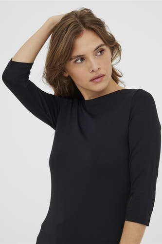 T-shirt noir à manches longues de VERO MODA, avec une longueur de manche trois quarts et un design simple.