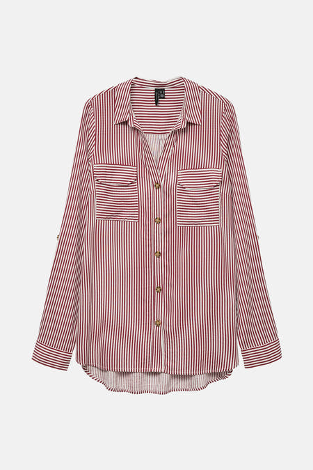 Chemise rouge à carreaux à manches longues de Vero Moda, avec poches poitrine et et boutn.