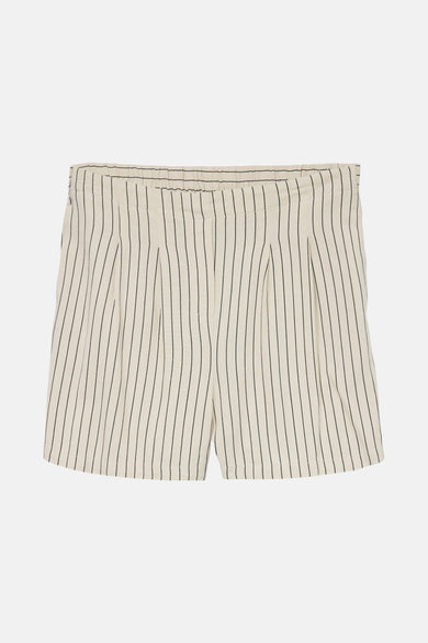 Short rayé beige de VERO MODA, avec une ceinture élastique et des poches.
