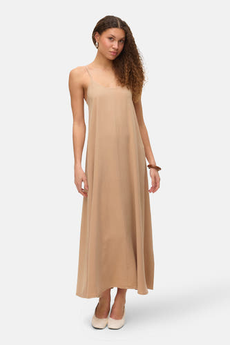 Vêtement beige sans manches de VERO MODA, avec des fines bandes et un bracelet en bois.