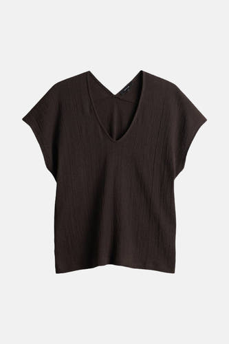 Bruine korte mouwen t-shirt van OPUS met diepe V-hals en geribbelde textuur, front view