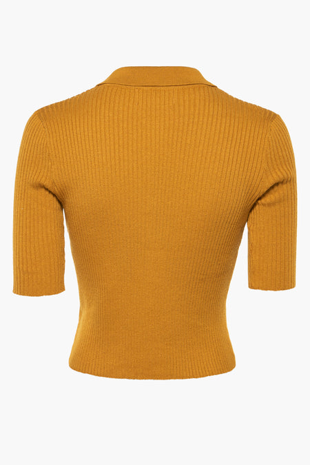 Oranje gilet van VERO MODA, met een ribgebreide textuur en korte mouwen, gezien vanaf de achterkant.