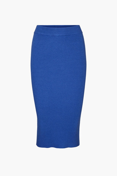 Robe bleue de VERO MODA, avec une texture côtelée dans un modèle ajusté.