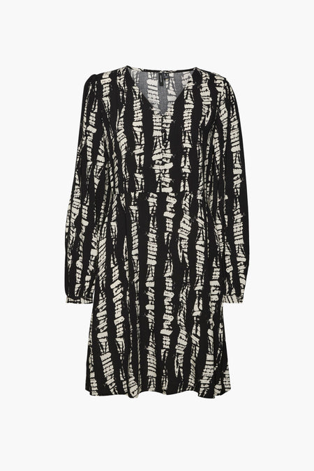 Robe courte noire de VERO MODA, avec un motif rayé abstrait et des manches longues.