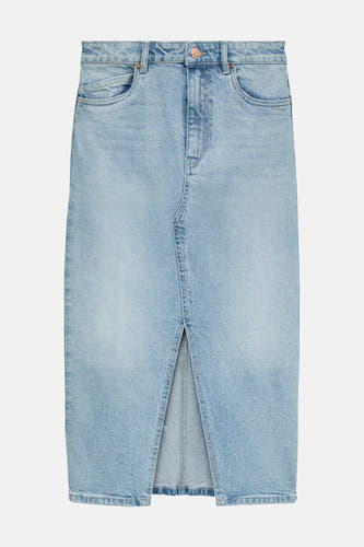 Jupe en denim bleu clair de VERO MODA, avec une fente à l'avant et des poches.