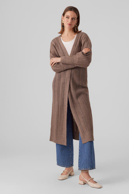 Gilet marron de VERO MODA avec des manches longues et un col ouvert.