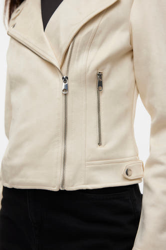Manteau de cuir beige VERO MODA, avec des fermetures éclair argentées et un détail de bouton pression, cropped.