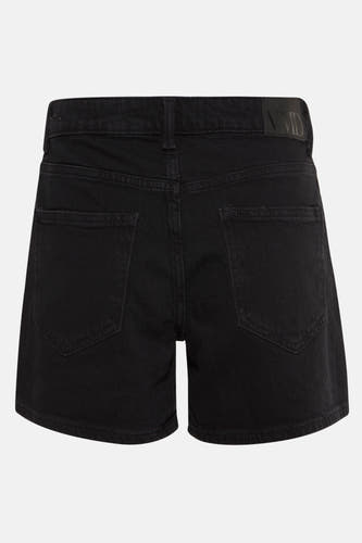 Zwarte short van VERO MODA, met achterzakken en een label op de tailleband.