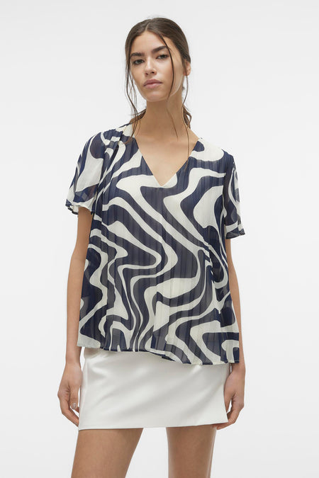 VMKATE S/S V-NECK TOP WVN BTQ