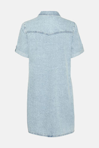 Jean bleu clair à manches courtes de VERO MODA, avec poches poitrine et un col, vu de dos.