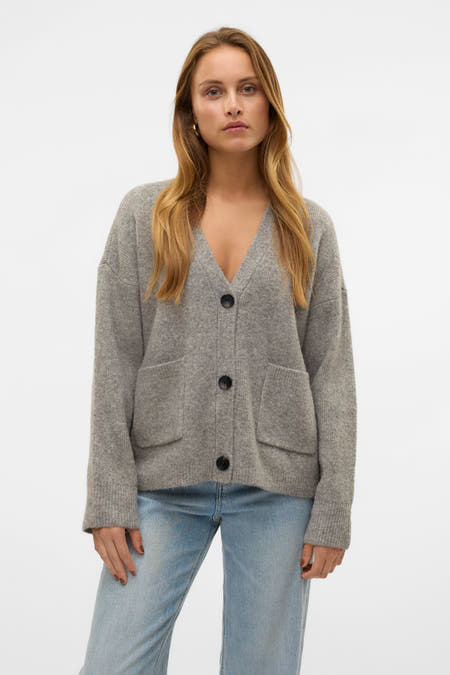 Gilet gris de VERO MODA, vu de l'arrière, associé à un jean bleu.
