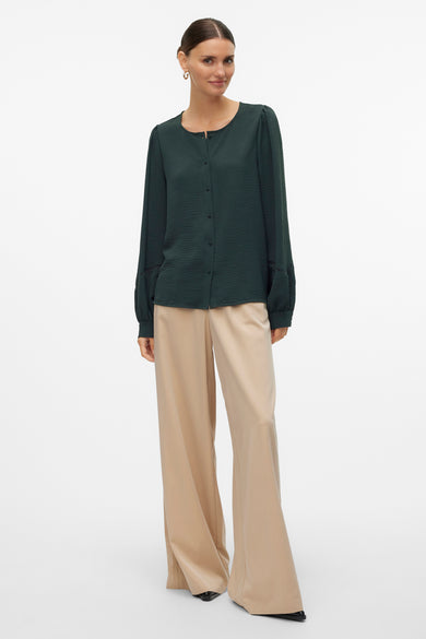 Groene blouse met lange mouwen van Vero Moda, met knoopsluiting en ballonmouwen.