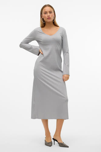 Gris, chemise longue de Vero Moda avec des manches longues et des paillettes.