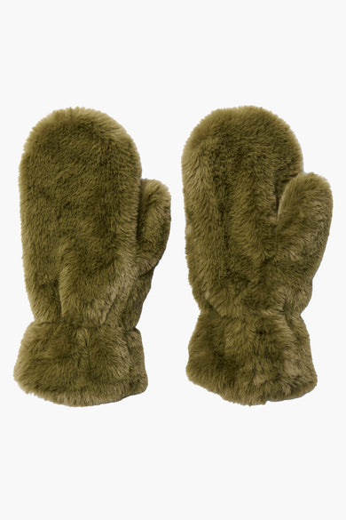 Chaussures vertes en fourrure synthétique de Vero Moda, accessoires d'hiver chauds avec une douce texture.