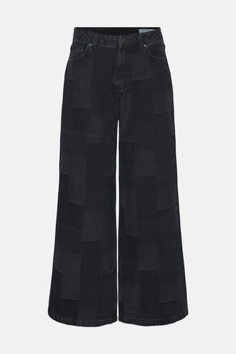 Jean décontracté de denim bleu foncé de VERO MODA, avec design patchwork.