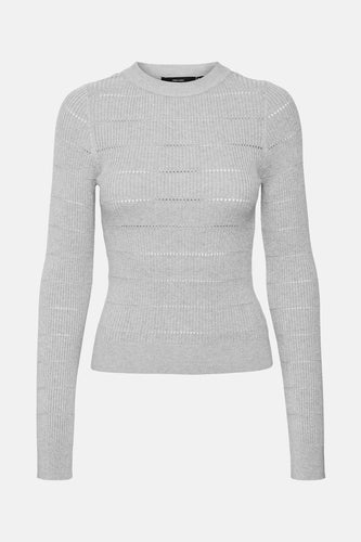 Grijze trui met lange mouwen en ribgebreide details.