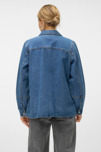 Jean en denim bleu marine de VERO MODA®, à longues manches et avec un col, vu de l'arrière.