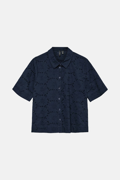 Chemise bleue à manches courtes de VERO MODA avec des détails brodés.
