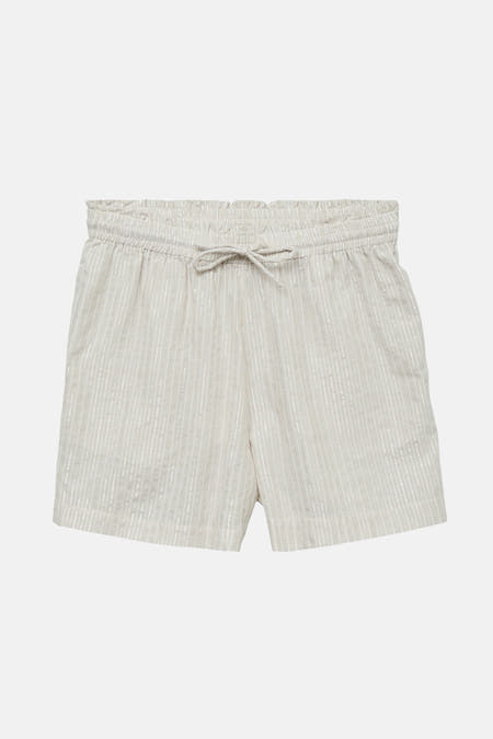 Beige court de VERO MODA, avec une ceinture élastique et des fines rayures verticales.