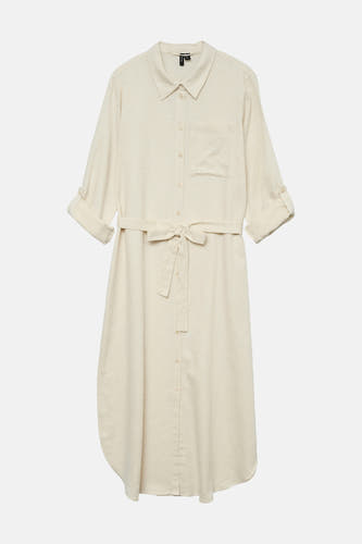 Robe beige à longues manches de VERO MODA, avec col de chemise, poche poitrine et fermeture à boutons, ceinturée.