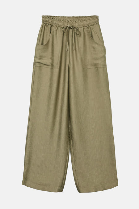 Pantalon de VERO MODA avec ce taille élastique et deux poches.