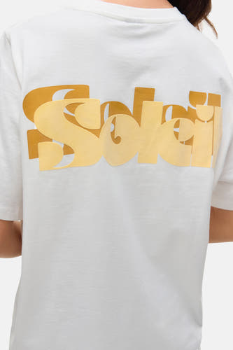 T-shirt blanc de VERO MODA, avec l'impression "Soleil" dans un style retro or.
