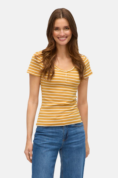 T-shirt ocre avec manches courtes de VERO MODA®, avec des rayures blanches et une fermeture à bouton.