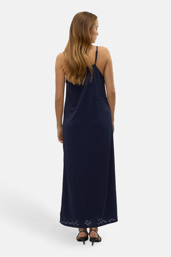 Jupe sans manches bleu marine de Vero Moda, avec un motif zigzag et des bretelles spaghetti.
