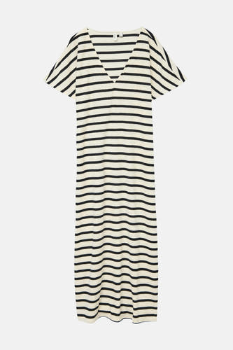 Robe blanche à manches courtes de VERO MODA, avec un motif rayé noir et une encolure V.