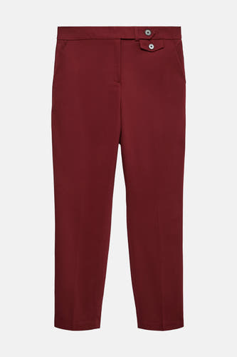 Pantalon rouge VERO MODA® avec détail de bouton sur la ceinture, motif uni.